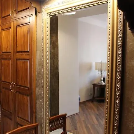 Elegant In The Heart Of Old Town *
